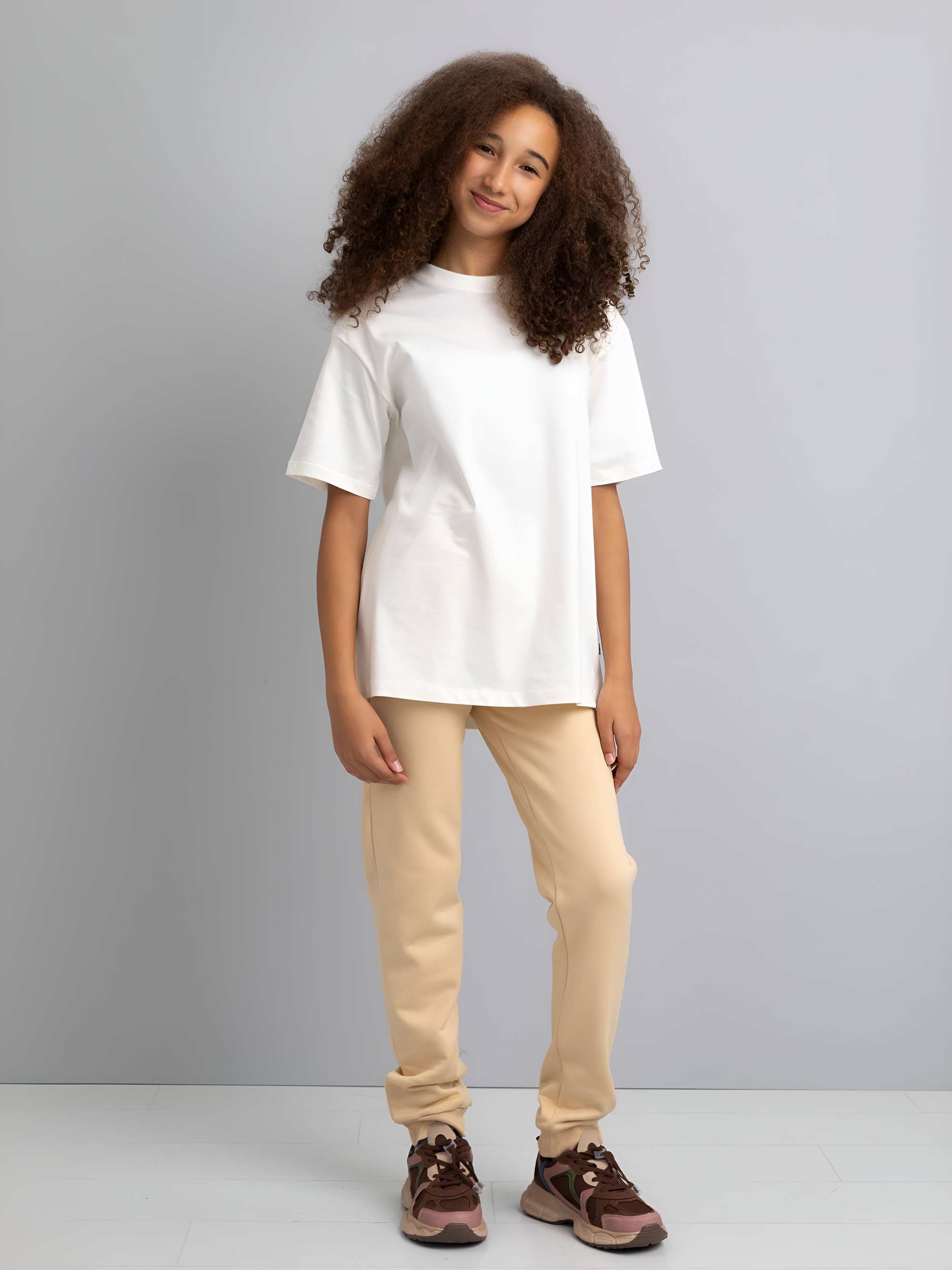 Śmietankowy T-shirt oversize
