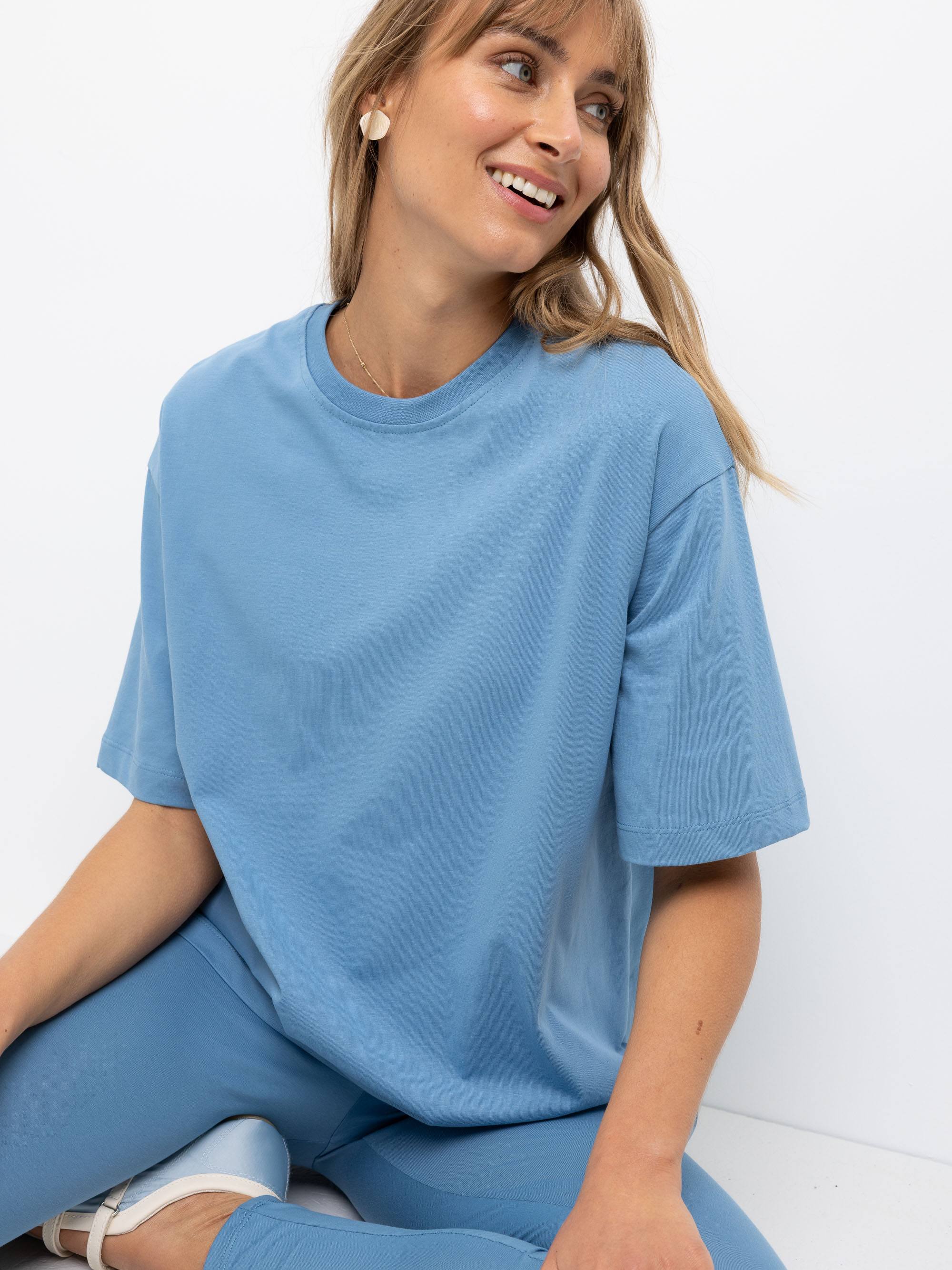Błękitny T-shirt oversize damski